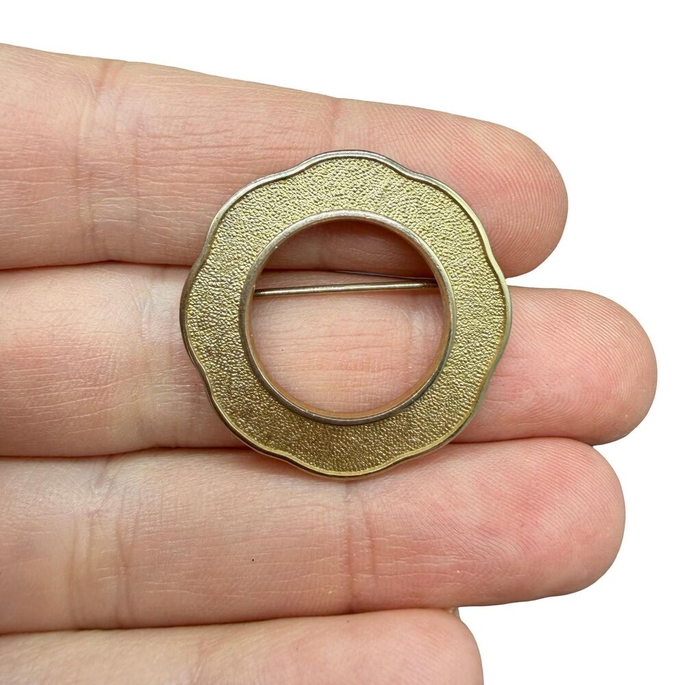 Vintage Gold Tone Circle Brooch Round Gold Pin